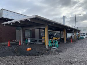 某銀行駐車場！